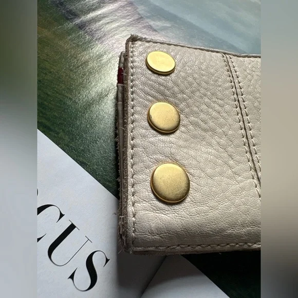 Hammitt 110 North Pebble Leather Wallet In Calla Lilly White/Brushed Gold - Picture 4 of 15